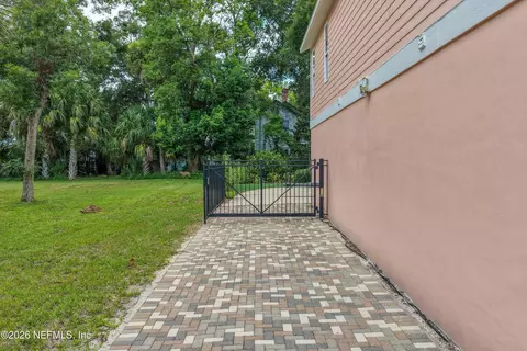 Exterior - 158 Washington St, Saint Augustine, FL 32084 photo 15 of 21