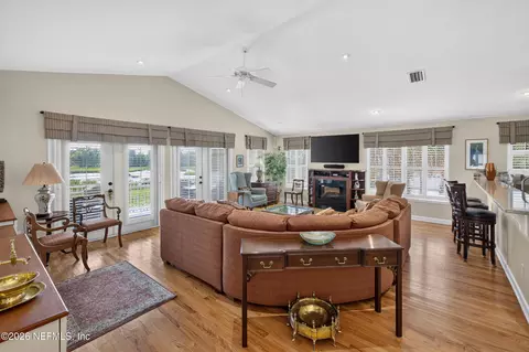 Living - 158 Washington St, Saint Augustine, FL 32084 photo 2 of 6