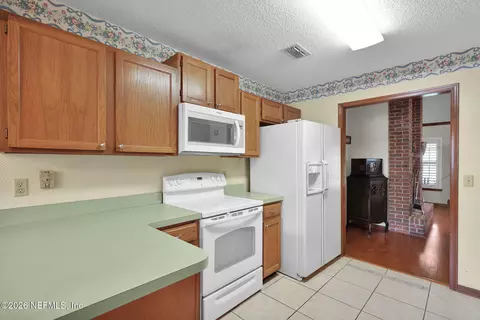 Kitchen - 475 Springbrook Dr, Fleming Island, FL 32003 photo 4 of 4