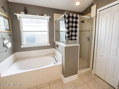 Bath - 1552 Barrington Cir, Saint Augustine, FL 32092 photo 2 of 4