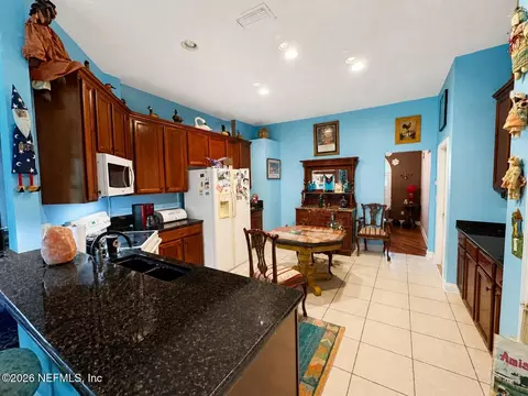 Kitchen - 1552 Barrington Cir, Saint Augustine, FL 32092 photo 2 of 2