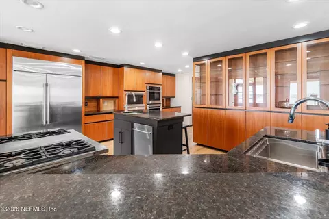 Kitchen - 49 Dolphin Dr, Saint Augustine, FL 32080 photo 6 of 7