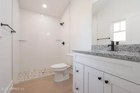 Bath - 887 E Aiken St, Saint Augustine, FL 32084 photo 2 of 2