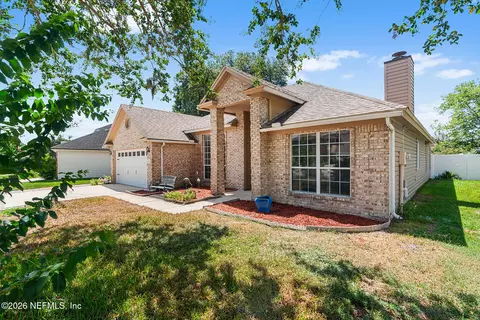 5266 Chestnut Lake Dr, Jacksonville, FL 32258