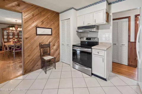 Kitchen - 1191 Johns Dr, Starke, FL 32091 photo 3 of 3