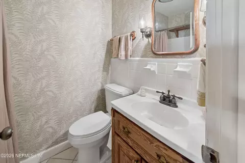 Bath - 1191 Johns Dr, Starke, FL 32091 photo 3 of 5