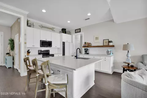 745 Penman Rd, Jacksonville Beach, FL 32250