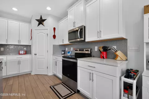 Kitchen - 70662 Turtle Creek Ct, Yulee, FL 32097 photo 2 of 4