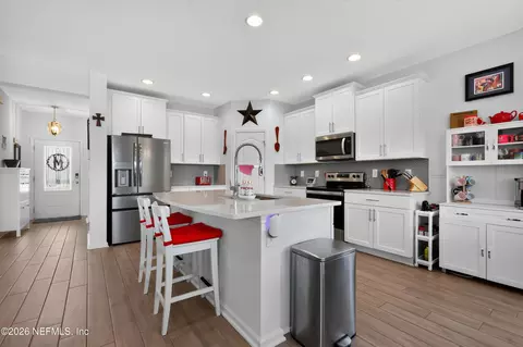 Kitchen - 70662 Turtle Creek Ct, Yulee, FL 32097 photo 3 of 4