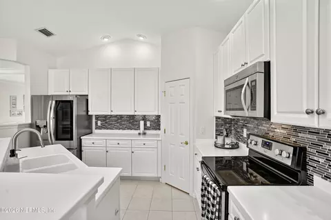 Kitchen - 110 Sunset Cir S, Saint Augustine, FL 32080 photo 4 of 5