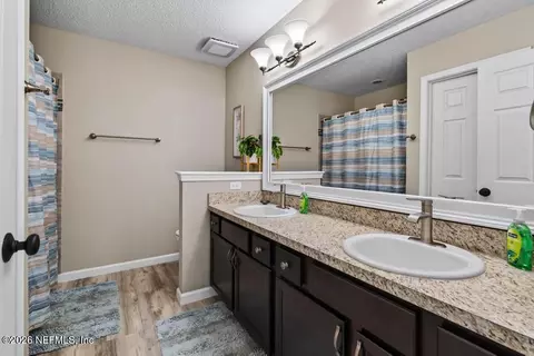 Bath - 78021 Saddle Rock Rd, Yulee, FL 32097 photo 1 of 3
