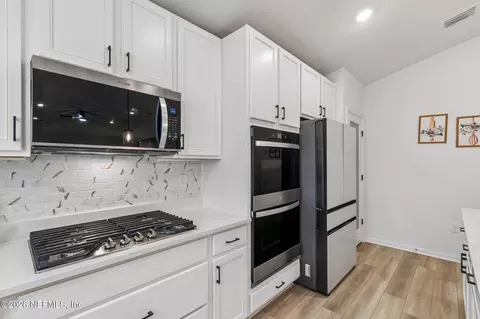 Kitchen - 856 San Antonio Dr, Saint Augustine, FL 32086 photo 5 of 6