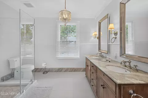 Bath - 4 St Andrews Ct, Saint Augustine, FL 32084 photo 3 of 8