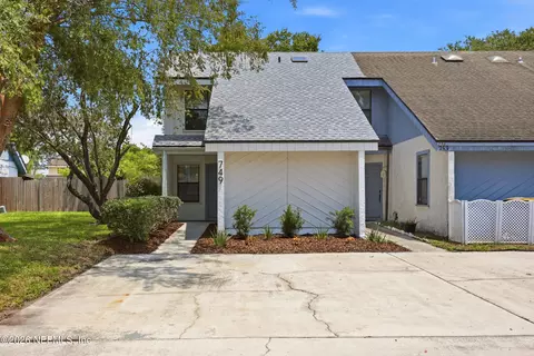 749 Century 21 Dr, Jacksonville, FL 32216