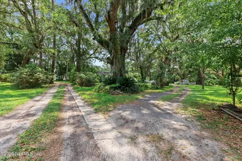 Exterior - 440 Blake Ave, Orange Park, FL 32073 photo 5 of 14