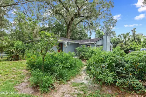 Exterior - 440 Blake Ave, Orange Park, FL 32073 photo 4 of 14