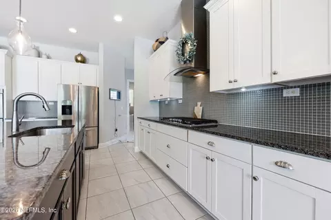 Kitchen - 284 Bronson Pkwy, Saint Augustine, FL 32095 photo 5 of 8