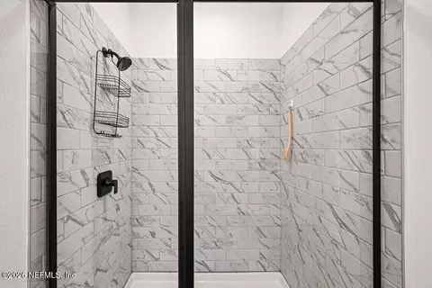 Bath - 11110 Diffusion Ct, Jacksonville, FL 32256 photo 3 of 3