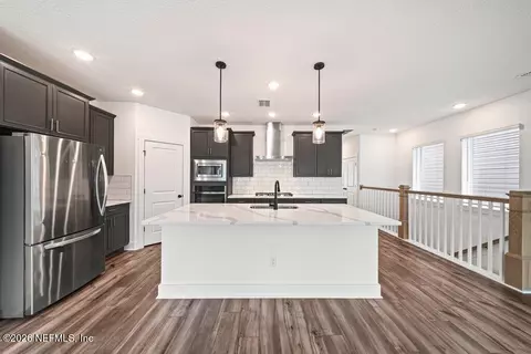 Kitchen - 11110 Diffusion Ct, Jacksonville, FL 32256 photo 2 of 5