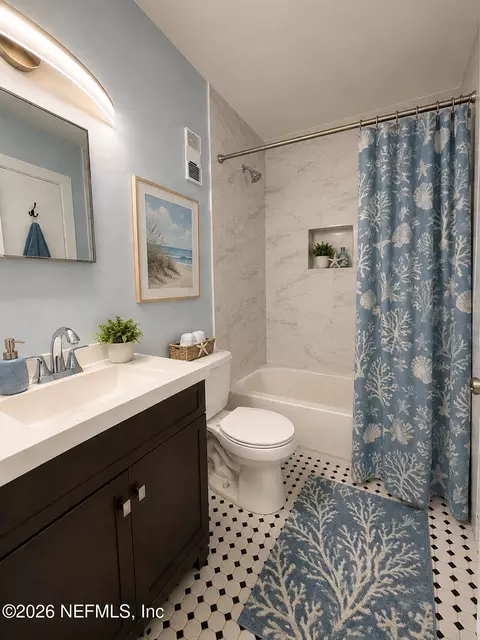 Bath - 650 W Pope Rd #220, Saint Augustine, FL 32080 photo 4 of 4