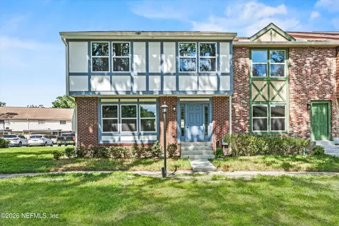 8211 Kensington Sq, Jacksonville, FL 32217