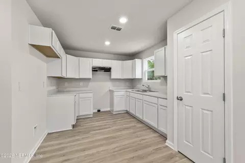 Entry Way - 147 43rd St E, Jacksonville, FL 32208 photo 2 of 3