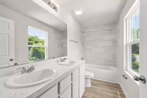Bath - 147 43rd St E, Jacksonville, FL 32208 photo 2 of 2
