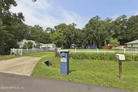 Exterior - 1321 Roosevelt Dr, Saint Augustine, FL 32084 photo 5 of 10