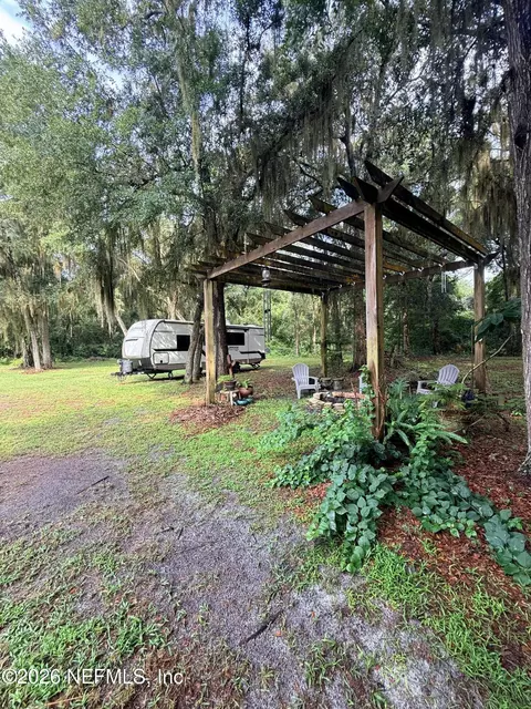 Exterior - 1321 Roosevelt Dr, Saint Augustine, FL 32084 photo 9 of 10