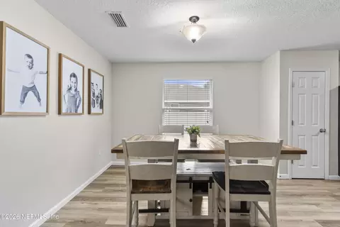 Dining - 6110 Sands Pointe Dr, Macclenny, FL 32063 photo 2 of 3