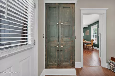 Entry Way - 414 E 3rd St, Jacksonville, FL 32206 photo 2 of 7