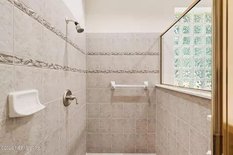 Bath - 2020 E Clovelly Ln, Saint Augustine, FL 32092 photo 8 of 11