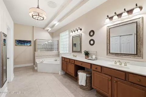 Bath - 2020 E Clovelly Ln, Saint Augustine, FL 32092 photo 7 of 11