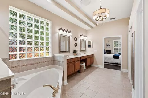Bath - 2020 E Clovelly Ln, Saint Augustine, FL 32092 photo 9 of 11