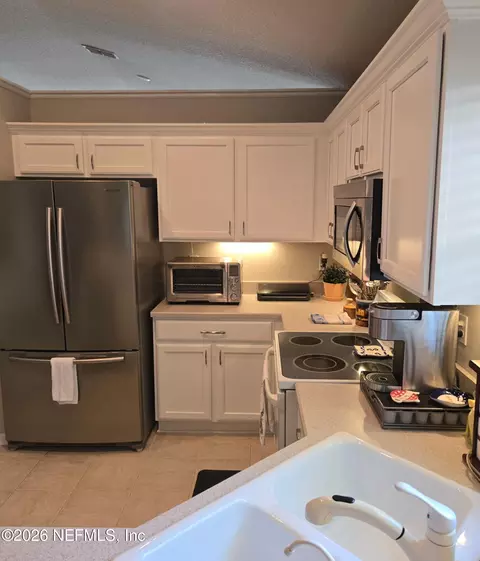 Kitchen - 1424 Tintern Ln, Saint Augustine, FL 32092 photo 2 of 3