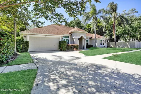 2958 Canyon Falls Dr E, Jacksonville, FL 32224
