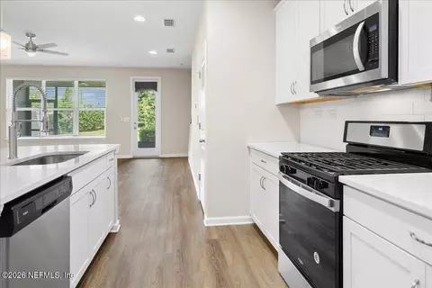 Entry Way - 171 Tamar Ct, Saint Augustine, FL 32095 photo 1 of 7