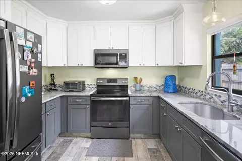 Kitchen - 155 Hawthorne Rd, Saint Augustine, FL 32086 photo 3 of 4