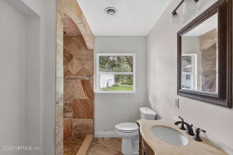 Bath - 7905 Colee Cove Rd, Saint Augustine, FL 32092 photo 3 of 4