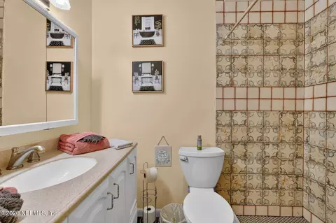 Bath - 31 Sanford St, Saint Augustine, FL 32084 photo 1 of 5