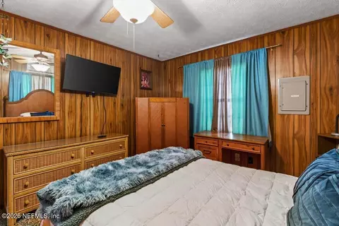 Bedroom - 172 Silver Lake Dr, Interlachen, FL 32148 photo 5 of 8