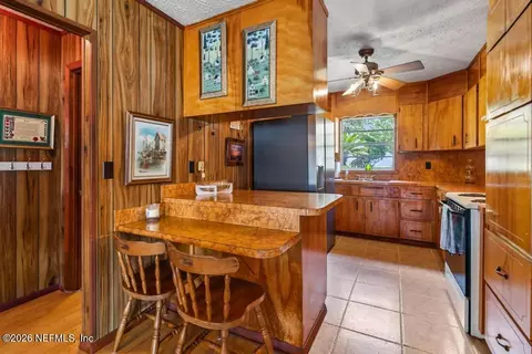 Kitchen - 172 Silver Lake Dr, Interlachen, FL 32148 photo 4 of 9