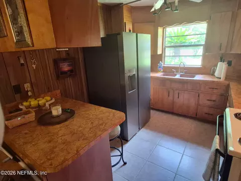 Kitchen - 172 Silver Lake Dr, Interlachen, FL 32148 photo 1 of 9