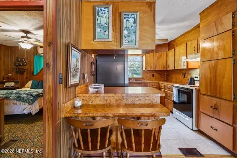Kitchen - 172 Silver Lake Dr, Interlachen, FL 32148 photo 3 of 9