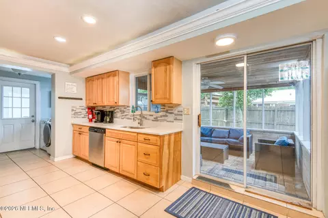 Kitchen - 159 Southwind Cir, Saint Augustine, FL 32080 photo 3 of 3