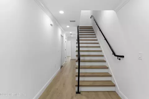 Entry Way - 304 Arricola Ave, Saint Augustine, FL 32080 photo 2 of 4