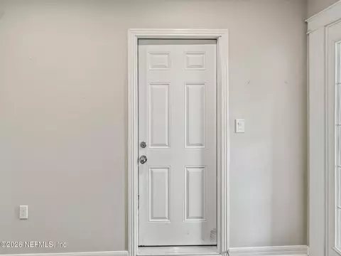 Entry Way - 477 Del Monte Dr, Saint Augustine, FL 32084 photo 8 of 10