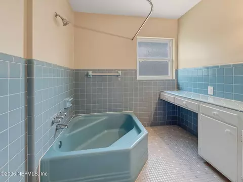 Bath - 477 Del Monte Dr, Saint Augustine, FL 32084 photo 6 of 10