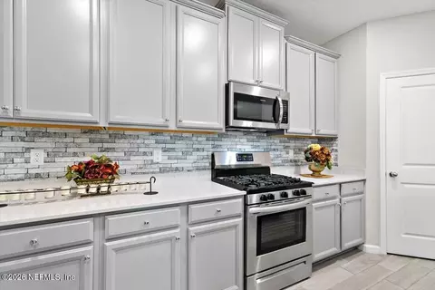 Kitchen - 1775 Amberly Dr, Middleburg, FL 32068 photo 2 of 4