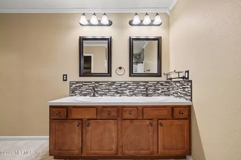 Bath - 137 Lakeside Ct, Bunnell, FL 32110 photo 1 of 2